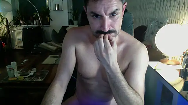 tomz0819 라이브 XXX 채팅
