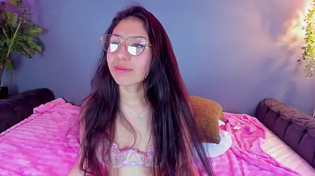 amany_dh Adlı Modelin Canlı XXX Sohbeti