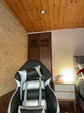 Chat +18 de CorinVeil ao vivo