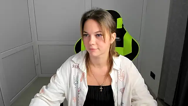 TessaSpring XXX чат на живо