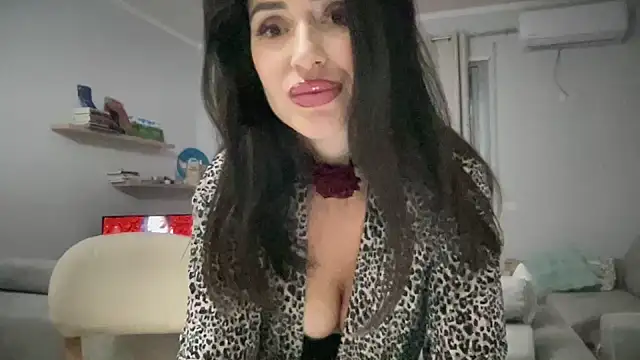 NoOneLikeHer's Live XXX Chat
