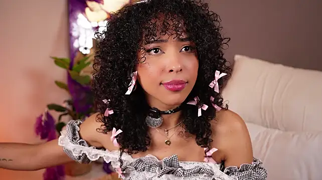 OSHUN_ élő XXX-chatje