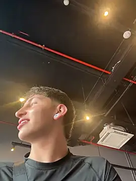 ARON_LUXX লাইভ XXX চ্যাট