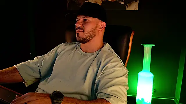 AngeloEric Chat XXX live