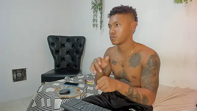 Ian-Hunter Live XXX Chat