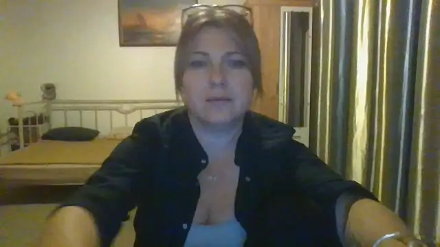 Chat +18 de ElenaLove888 ao vivo
