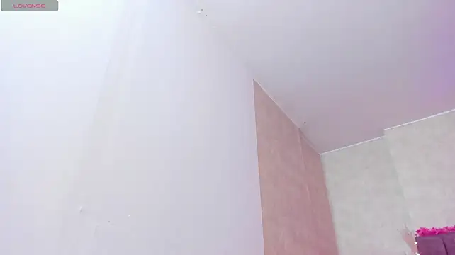Chat +18 de Juliieth_Caandy ao vivo