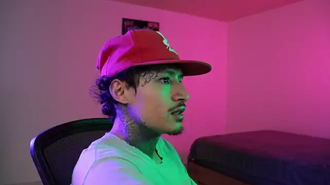 trieone Live XXX-chat