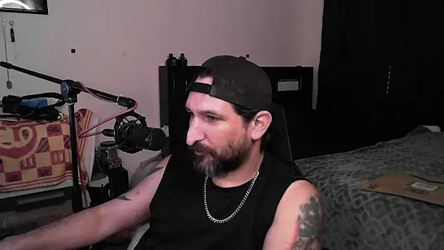 DevilPup75_ Live XXX-chat