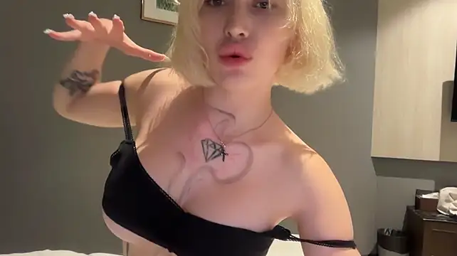 Živý XXX chat Golden_Aline