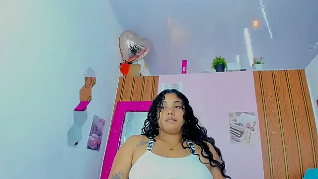 EllyBloom's Live XXX Chat