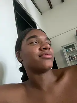 MiaaHoward's Live XXX Chat