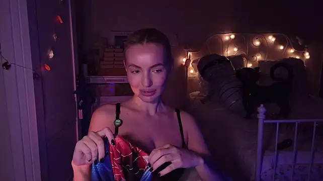 MauiBae's Live XXX Chat