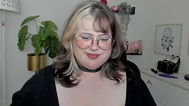 OpheliaLush's Live XXX Chat