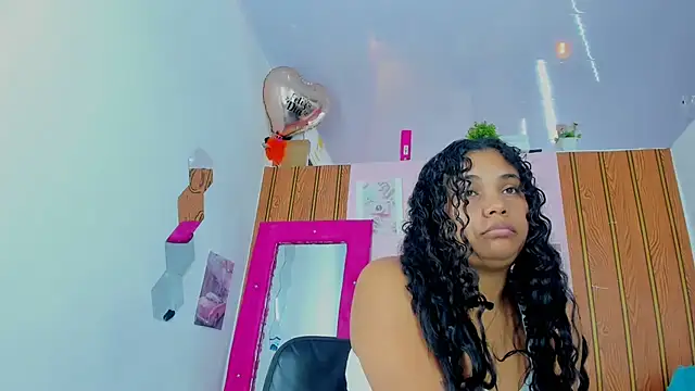 EllyBloom's Live XXX Chat