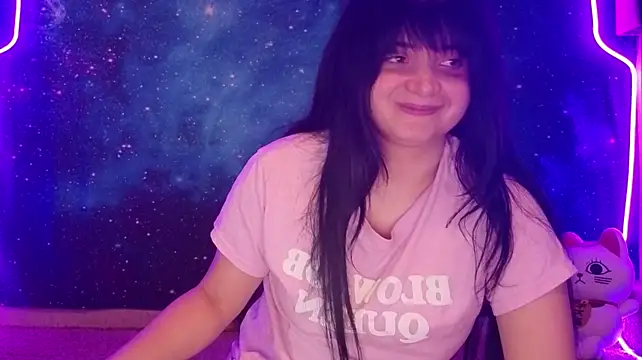 Chat +18 de Trixiedoescamcam ao vivo