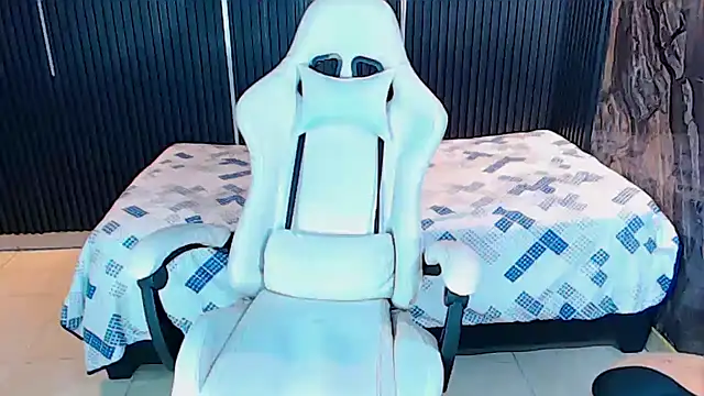 XXX chat uživo modela ManSant