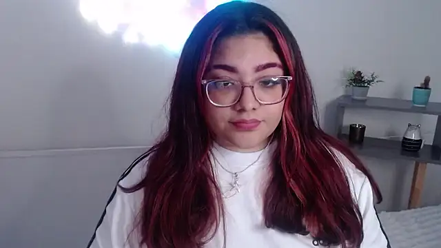 Chat +18 de Raven_Rouges ao vivo