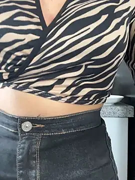 Chat +18 de DulceMya ao vivo