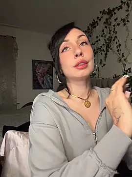 Estherjizz Adlı Modelin Canlı XXX Sohbeti
