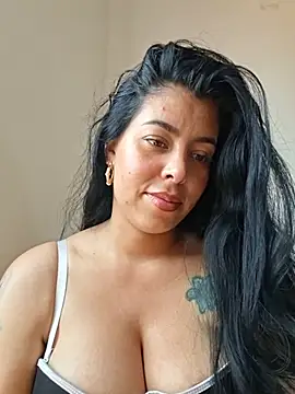 Luianna XXX чат на живо