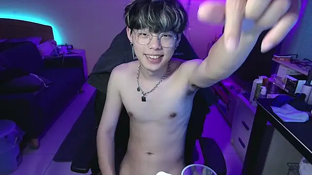 Hitoshi1210 webcam show