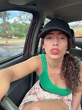 roxyrougee 现场XXX聊天