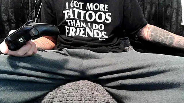 JohnnyKorrupt_ élő XXX-chatje