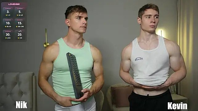 Show modela Nik_Sharp na web-kameri