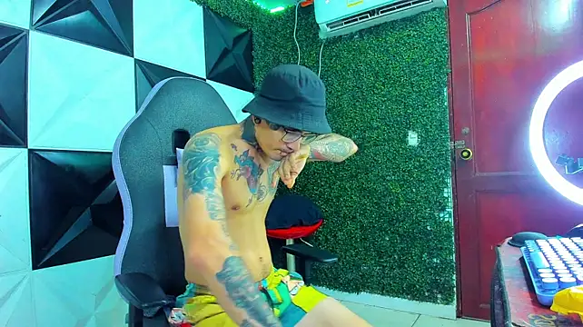 Boy_tatto77's Live XXX Chat