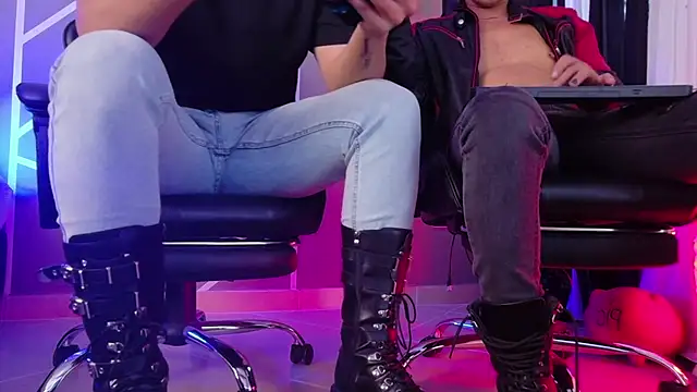 AngeloandEdward Live XXX-Chat