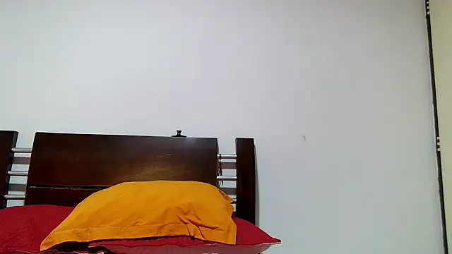 Chat +18 de aronmiller404 ao vivo
