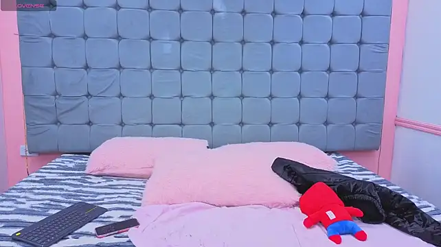 karol_kinky Adlı Modelin Canlı XXX Sohbeti
