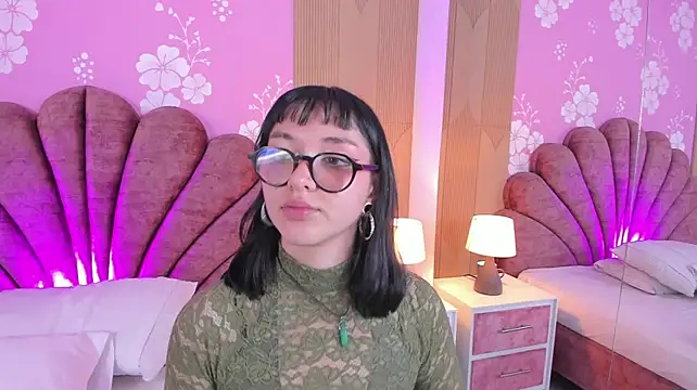 VioletMoore_ XXX чат на живо