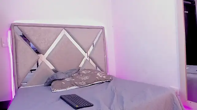 XXX chat uživo modela konixandmax