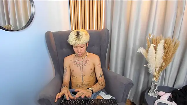 Chat +18 de FinnEcho ao vivo