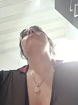 Chat XXX ao vivo de VALENTINA_SSQUIRT