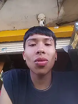 Cyber_Angel06 élő XXX-chatje