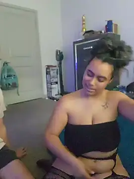 cinnaminnie's Live XXX Chat