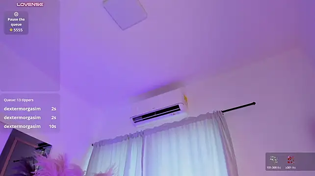 Chat +18 de CarolineFyre ao vivo