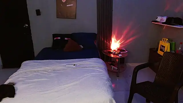 دردشة Mr_yisuzz الجنسية المباشرة