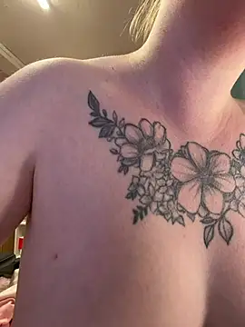 EmmySuiyugh Chat XXX live