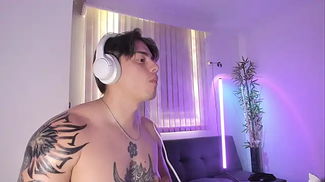 Chatroom XXX en direct de Giordano_Russo
