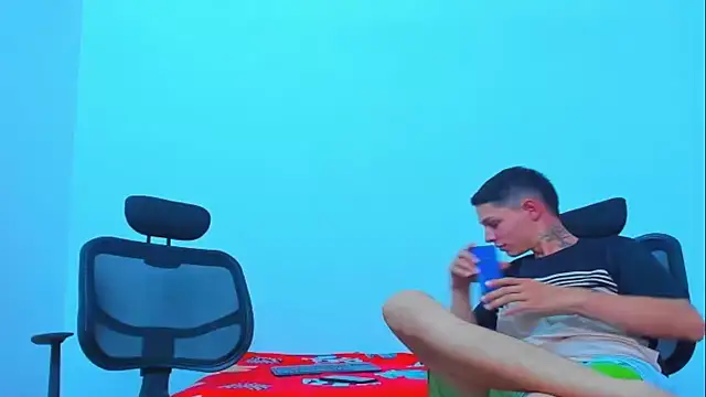 دردشة Thomas-Wil الجنسية المباشرة