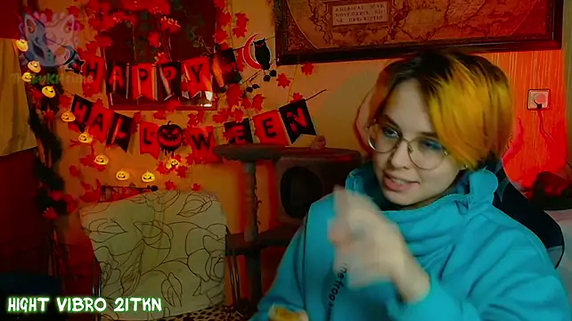 TrickyKitsune Adlı Modelin Canlı XXX Sohbeti