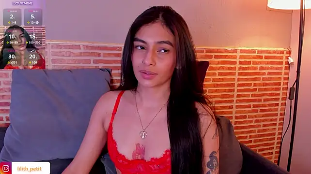 lilith_petit_'s Live XXX Chat