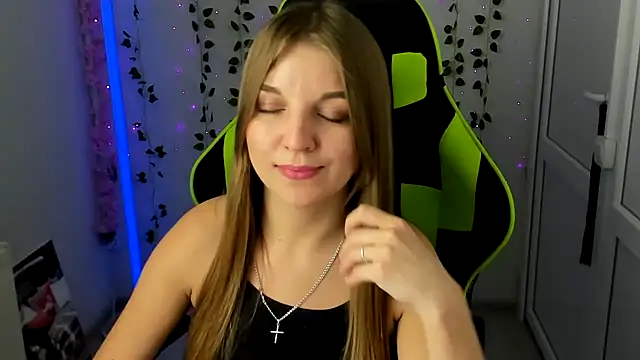 LuckyKinsley Obrolan Langsung XXX