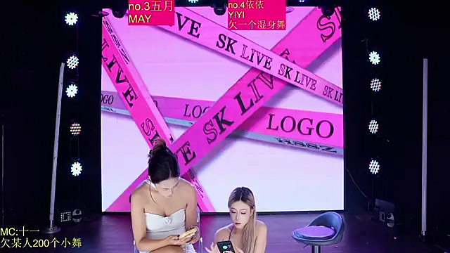 Red-666 live XXX chat
