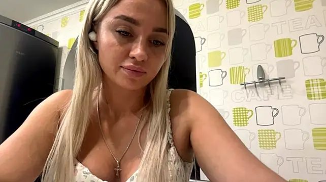 FlaviaElting's Live XXX Chat