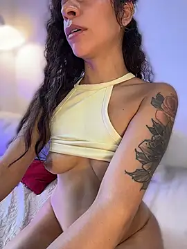 AndreaVel's Live XXX Chat